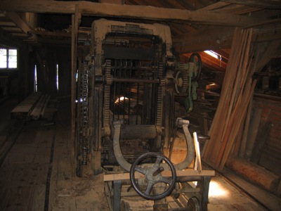 modernes Vollgatter in der Glatze Mühle